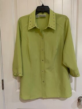 K.C. Studios size XL green snap up blouse with silver hardware EUC